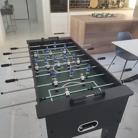 Grey With Heated Pool فيلة Vinišće