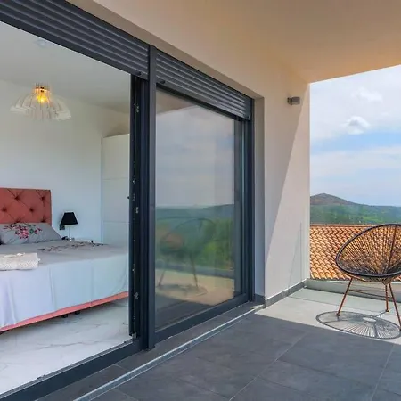 Villa Grey With Heated Pool