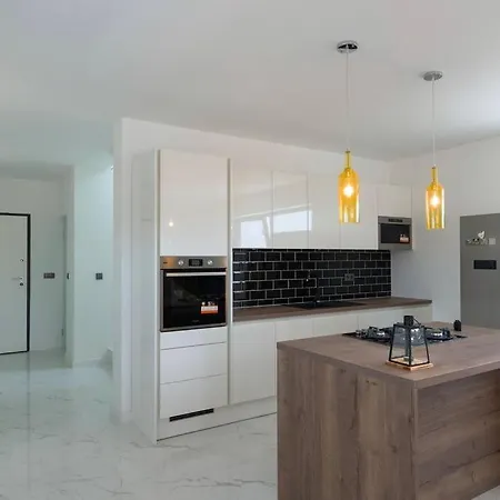 Grey With Heated Pool Villa Vinisce