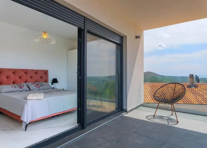 Villa Grey With Heated Pool