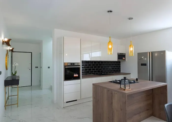 Grey With Heated Pool Villa Vinišće