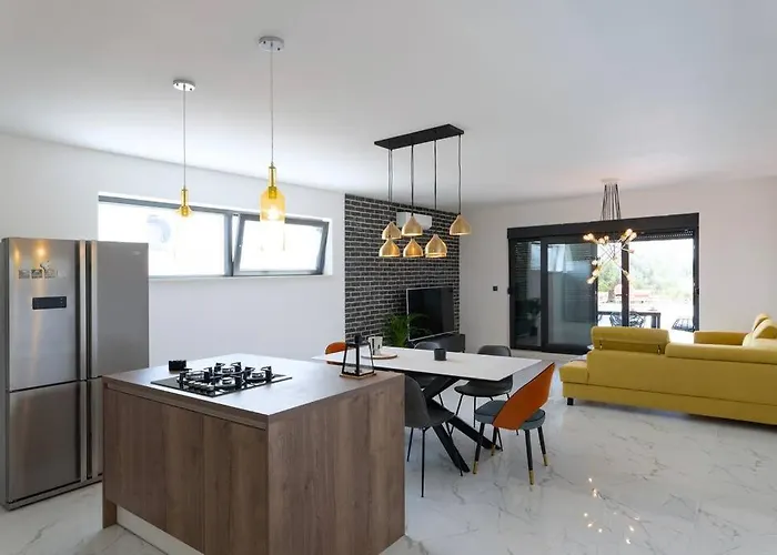 Villa Grey With Heated Pool