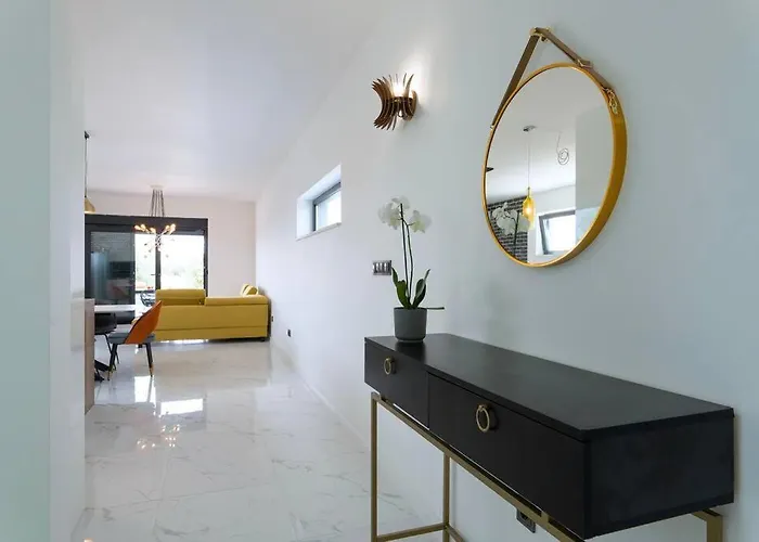 Grey With Heated Pool *